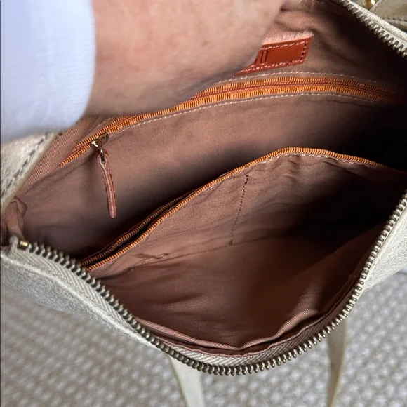 HOBO Crossbody NWT- Light Tan with Gold (Paulette Small Crossbody) - Picture 6 of 9